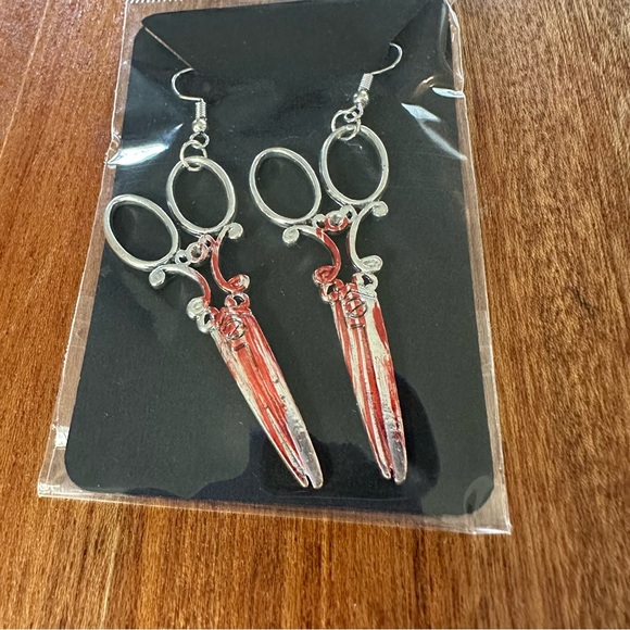 Scissors earrings silver tone hardware - Picture 3 of 4